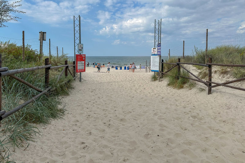 Wejście na plażę w Łebie